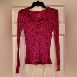 Sonoma Women’s Fuchsia Flower Print Long Sleeve Henley V-Neck Top Size small